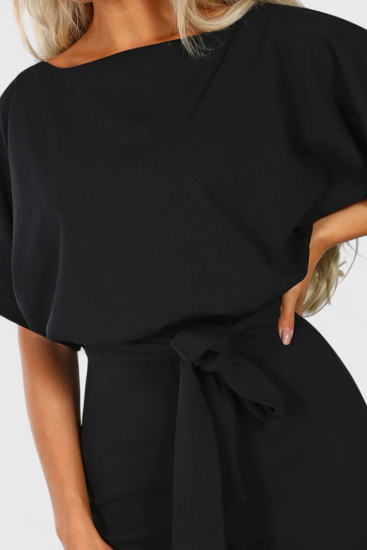 Luna Mono Chic Silueta Fluida Tejido Suave Elegante