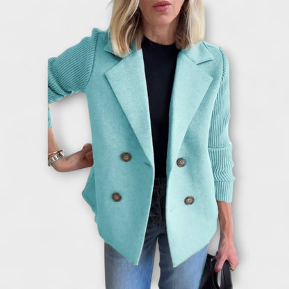 Sofía Blazer De Punto Con Mangas Tejidas Y Doble Botonadura